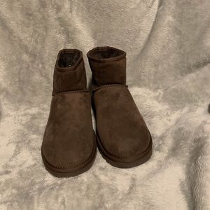 Uggs Classic Mini boots